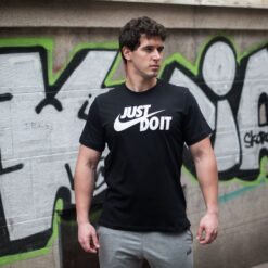 T-shirt Nike M NSW TEE JUST DO IT SWOOSH  AR5006-011 https://mastersportdz.com