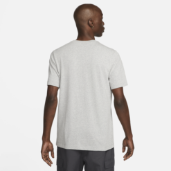 Nike Men's Summer Logo Futura T-Shirt DZ5171-063 https://mastersportdz.com Algerie DZ